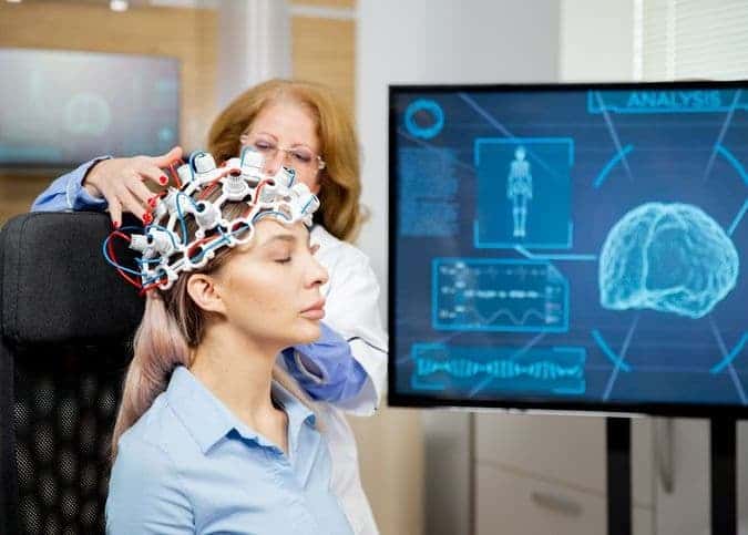 Doctor arranging scanning device